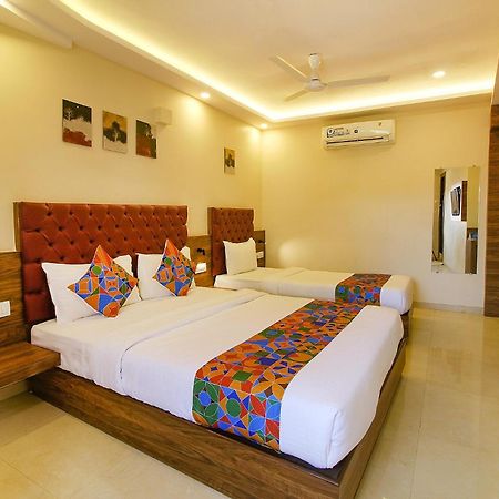 Fabhotel Peninsula - Nr Csmt Station Mumbai Exteriör bild