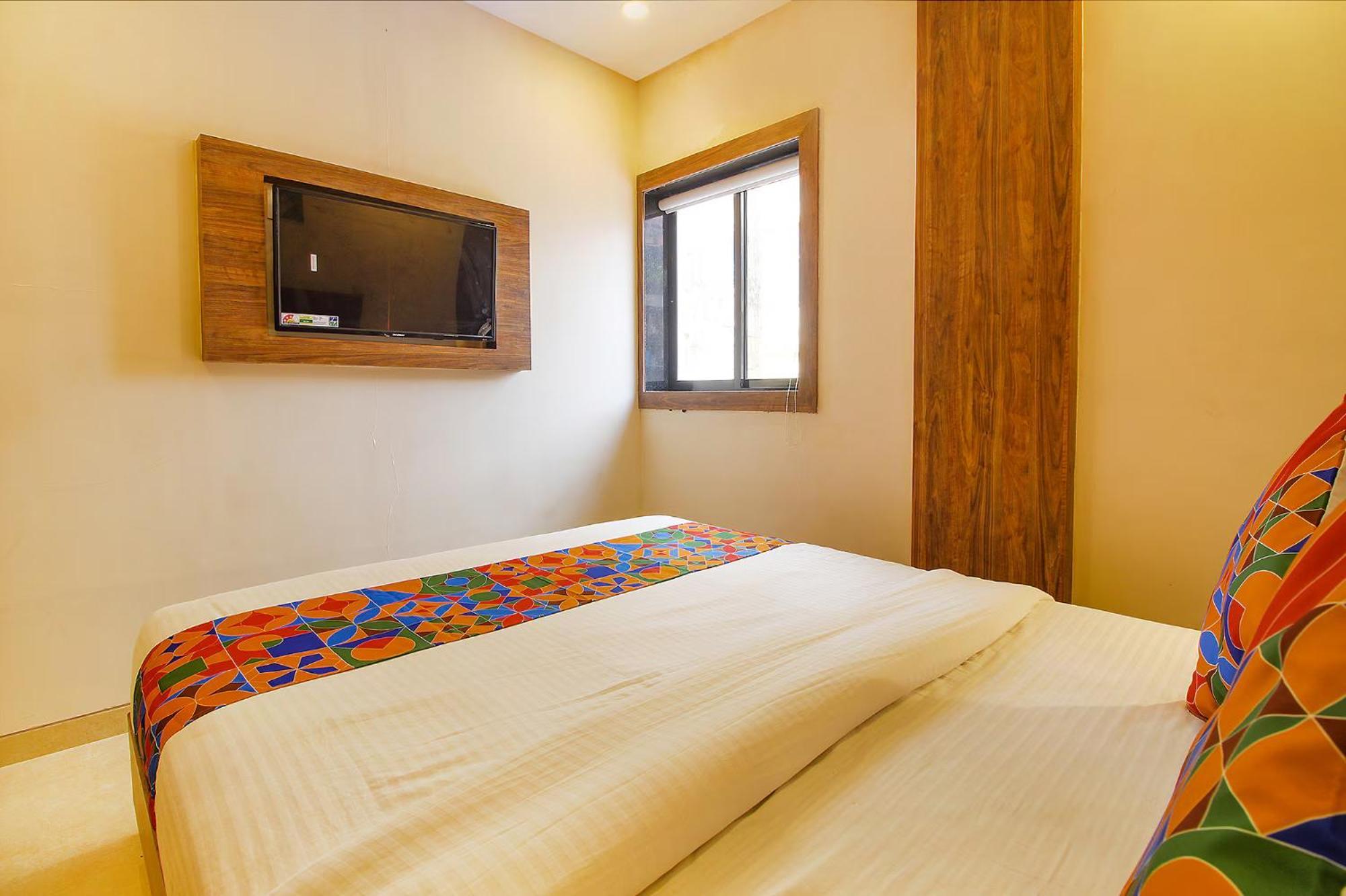 Fabhotel Peninsula - Nr Csmt Station Mumbai Exteriör bild