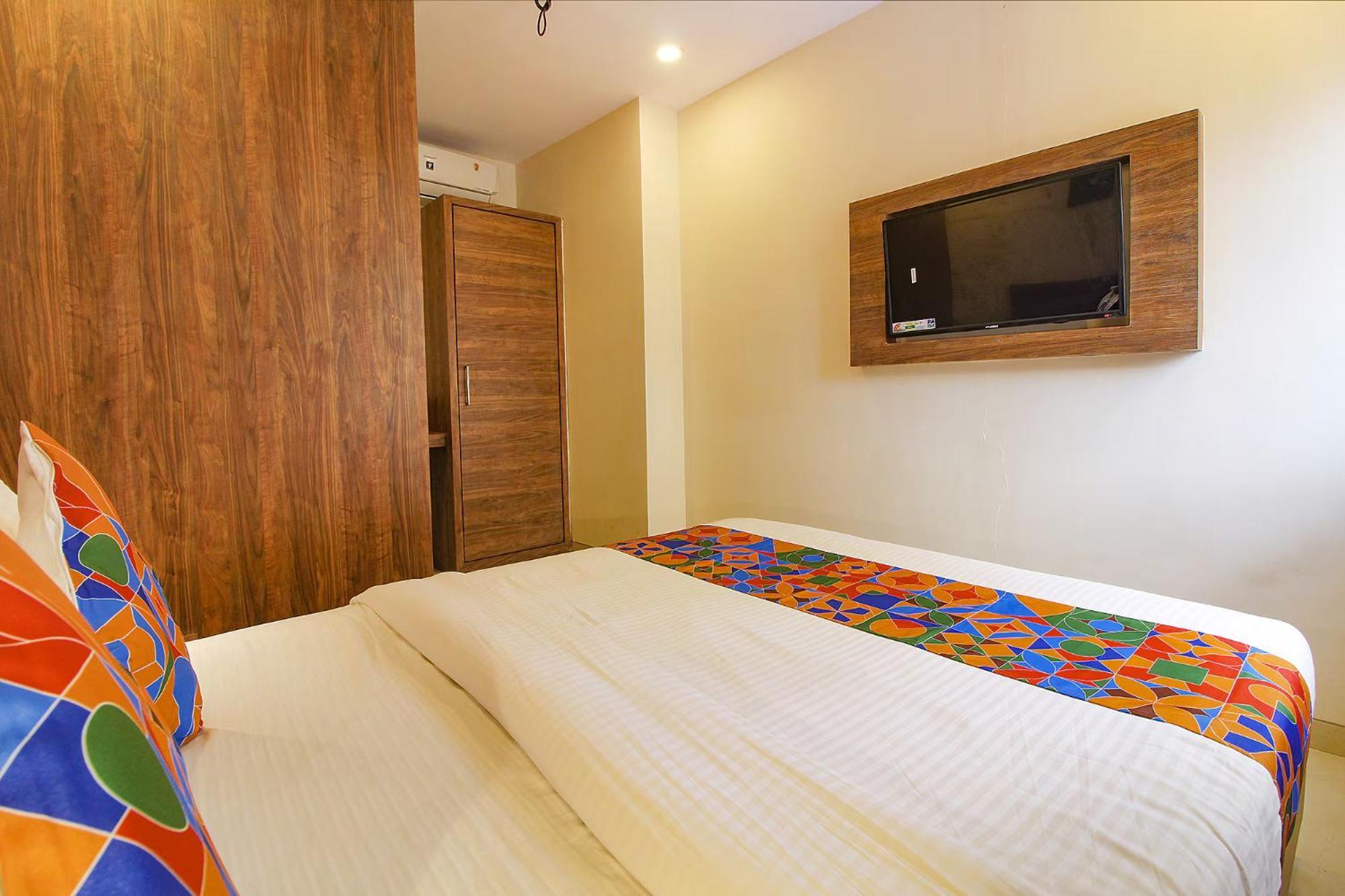 Fabhotel Peninsula - Nr Csmt Station Mumbai Exteriör bild